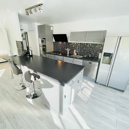 Flatshare Colocation 3 Close To Geneva * Saint-Genis-Pouilly